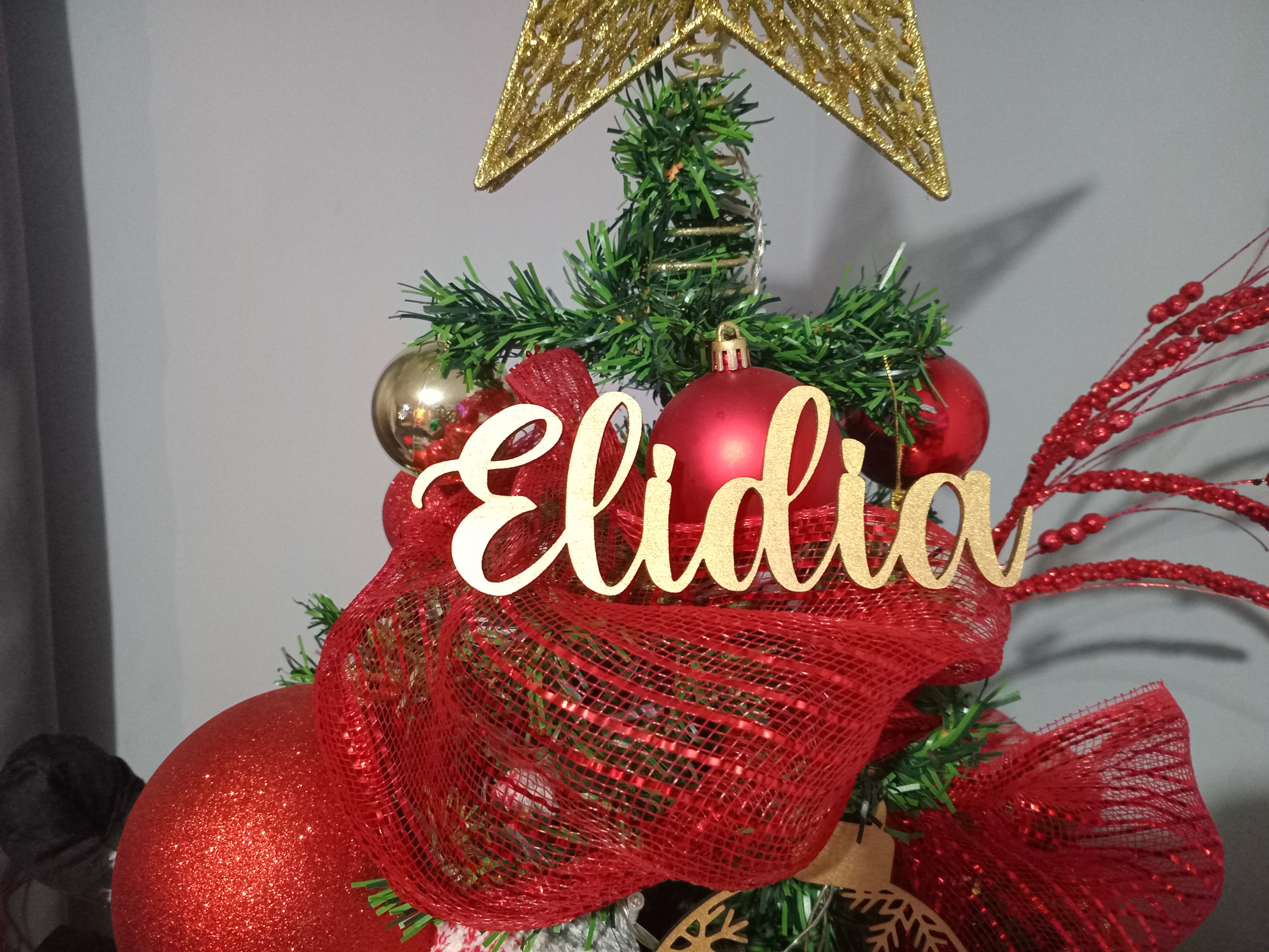 Nombre personalizado en dorado