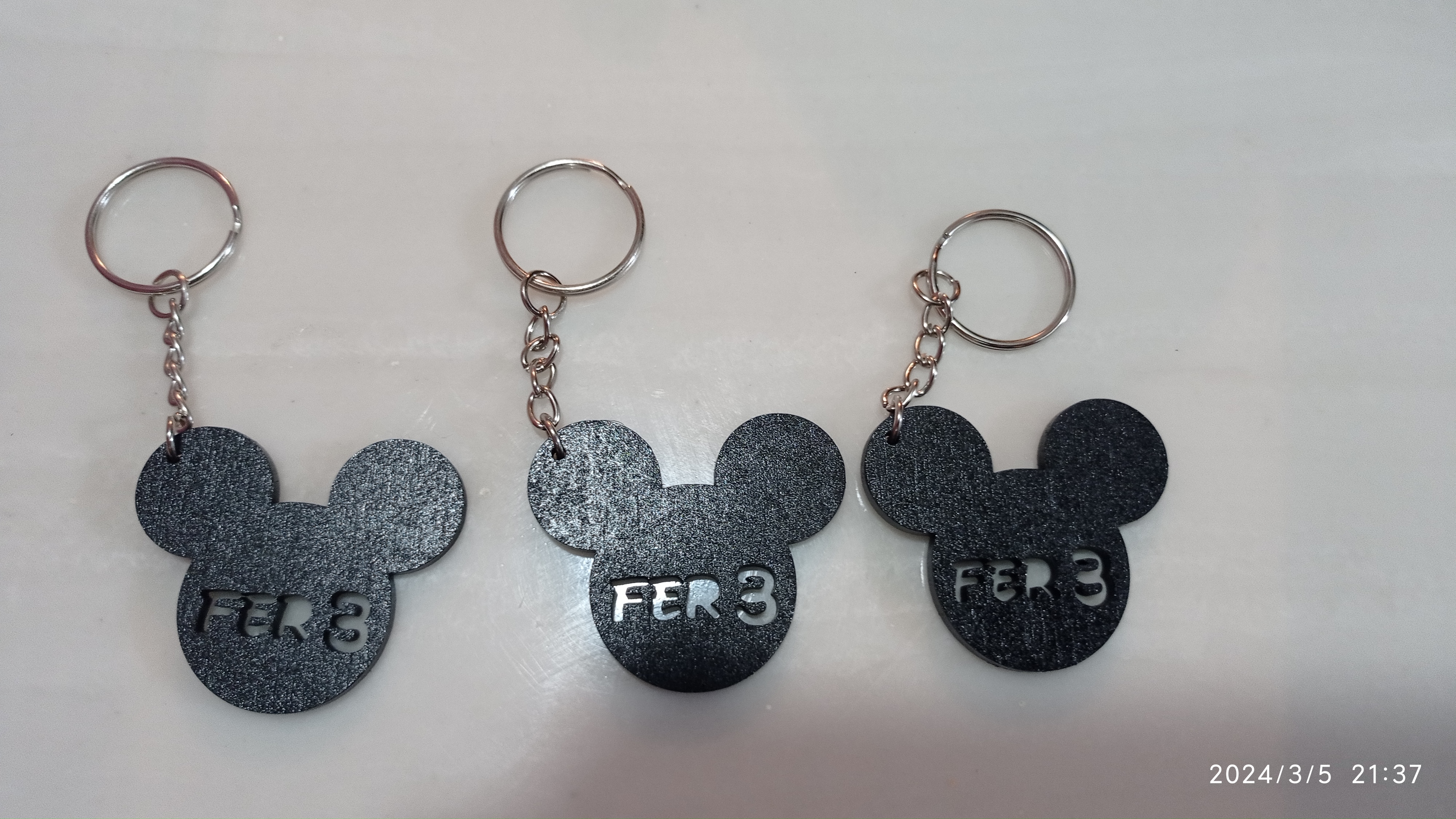 Llavero Micky mouse en negro