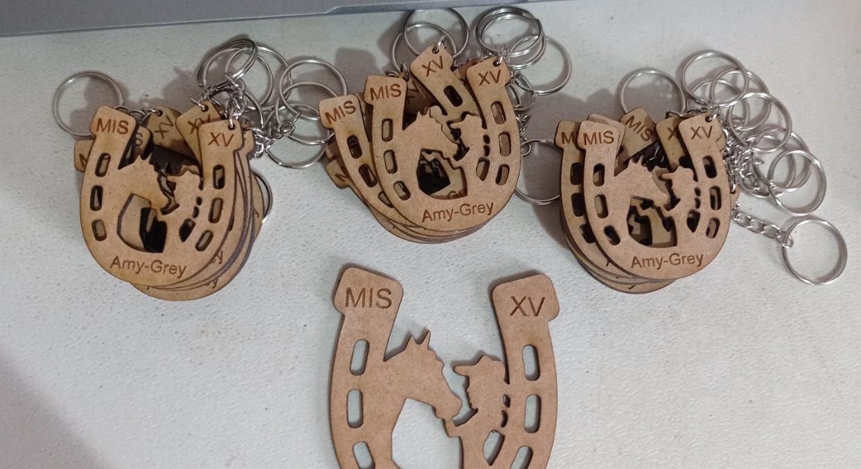 Llavero herradura XV